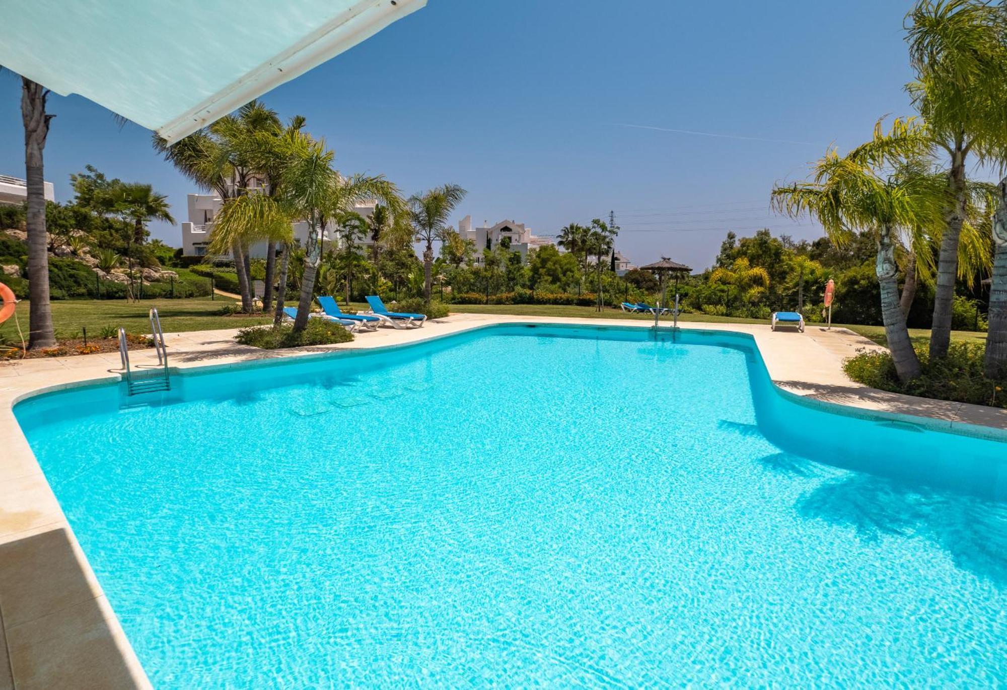 Alcazaba Lagoon 2425 Luxury Private Beach Estepona Exteriör bild